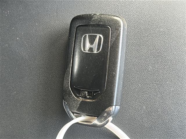 ヴェゼル Ｘ・ホンダセンシング　社外ナビ　バックカメラ　ビルトインＥＴＣ　前後クリアランスソナー　スペアキー　ドラレコ　ＵＳＢ給電　追従クルーズコントロール　レーンキープアシスト　ＬＥＤオートライト　電動格納ミラー　純正ＡＷ　禁煙車（27枚目）