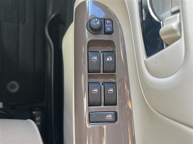 ムーヴキャンバス Ｇメイクアップリミテッド　ＳＡＩＩＩ　純正ナビ　パノラマモニター　ＥＴＣ　両側パワースライドドア　前方ドラレコ　ＵＳＢ給電　ＬＥＤヘッドライト　オートマチックハイビーム　ＰＳＣ　純正フロアマット　スマートアシスト　禁煙車（11枚目）