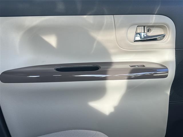 ムーヴキャンバス Ｇメイクアップリミテッド　ＳＡＩＩＩ　純正ナビ　パノラマモニター　ＥＴＣ　両側パワースライドドア　前方ドラレコ　ＵＳＢ給電　ＬＥＤヘッドライト　オートマチックハイビーム　ＰＳＣ　純正フロアマット　スマートアシスト　禁煙車（26枚目）