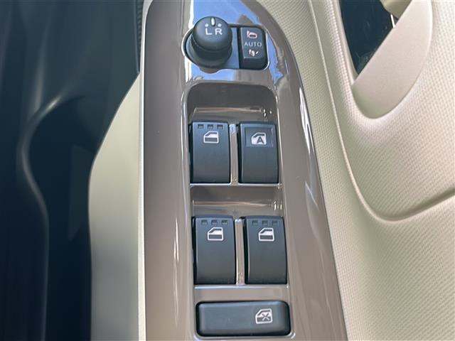 ムーヴキャンバス Ｇメイクアップ　ＳＡＩＩＩ　社外ナビ　バックカメラ　社外前方ドラレコ　両側パワースライドドア　社外ＥＴＣ　コーナーセンサー　ベンチシート　ＬＥＤヘッドライト　オートライト　ステアリングスイッチ　純正ホイールキャップ　禁煙車（11枚目）