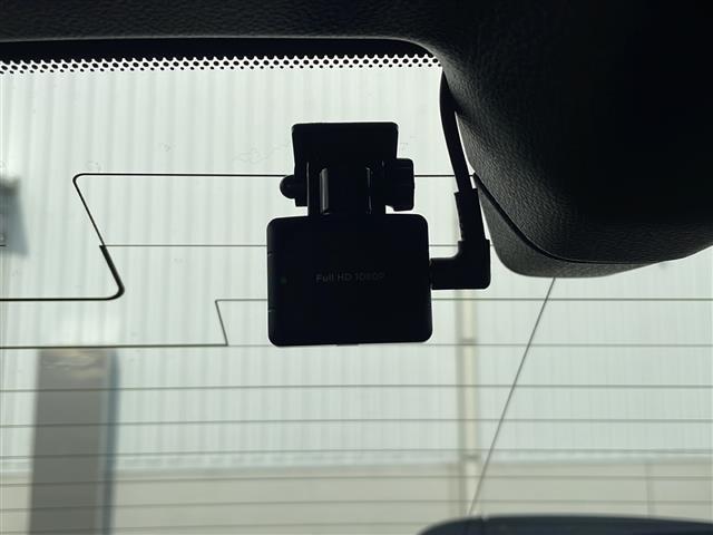 ＮＸ ＮＸ２５０　バージョンＬ　純正ナビ　サンルーフ　全周囲カメラ　ＢＳＭ　デジタルインナーミラー　本革シート　ワイヤレス充電器　ビルトインＥＴＣ　社外ドラレコ　ステアヒーター　パワーバックドア　ＡＣ１００Ｖ　前席シートヒーター（7枚目）