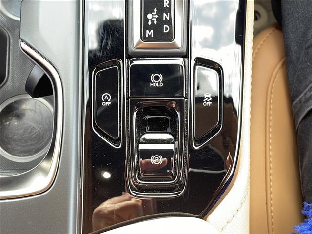 ＮＸ ＮＸ２５０　バージョンＬ　純正ナビ　サンルーフ　全周囲カメラ　ＢＳＭ　デジタルインナーミラー　本革シート　ワイヤレス充電器　ビルトインＥＴＣ　社外ドラレコ　ステアヒーター　パワーバックドア　ＡＣ１００Ｖ　前席シートヒーター（12枚目）