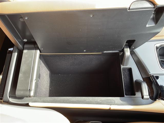 ＮＸ ＮＸ２５０　バージョンＬ　純正ナビ　サンルーフ　全周囲カメラ　ＢＳＭ　デジタルインナーミラー　本革シート　ワイヤレス充電器　ビルトインＥＴＣ　社外ドラレコ　ステアヒーター　パワーバックドア　ＡＣ１００Ｖ　前席シートヒーター（26枚目）