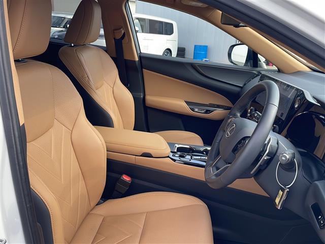 ＮＸ ＮＸ２５０　バージョンＬ　純正ナビ　サンルーフ　全周囲カメラ　ＢＳＭ　デジタルインナーミラー　本革シート　ワイヤレス充電器　ビルトインＥＴＣ　社外ドラレコ　ステアヒーター　パワーバックドア　ＡＣ１００Ｖ　前席シートヒーター（29枚目）