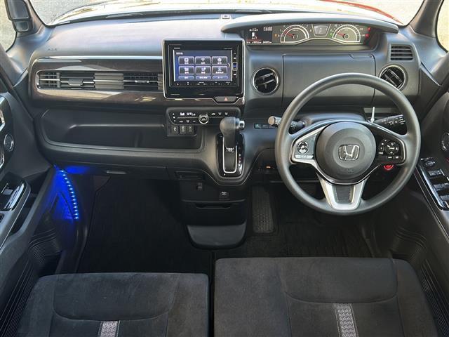 Ｎ－ＢＯＸカスタム Ｇ・Ｌホンダセンシング　純正ナビ　バックカメラ　ビルトインＥＴＣ　両側パワースライドドア　スペアキー　後方コーナーセンサー　前後ドラレコ　ＵＳＢ給電　追従クルーズコントロール　レーンキープ　ＬＥＤオートライト　禁煙車（2枚目）