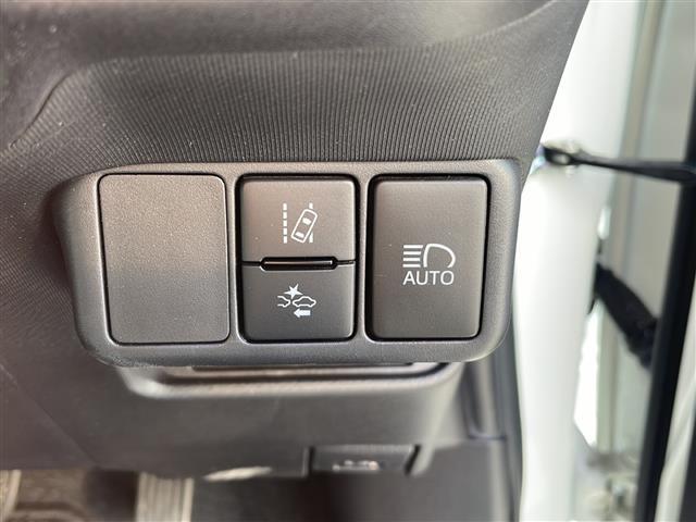 アクア 　禁煙　社外ナビ　バックカメラ　ＥＴＣ　スペアキー　前後クリアランスソナー　前方ドラレコ　クルーズコントロール　オートライト　オートハイビーム　電動格納ミラー（9枚目）