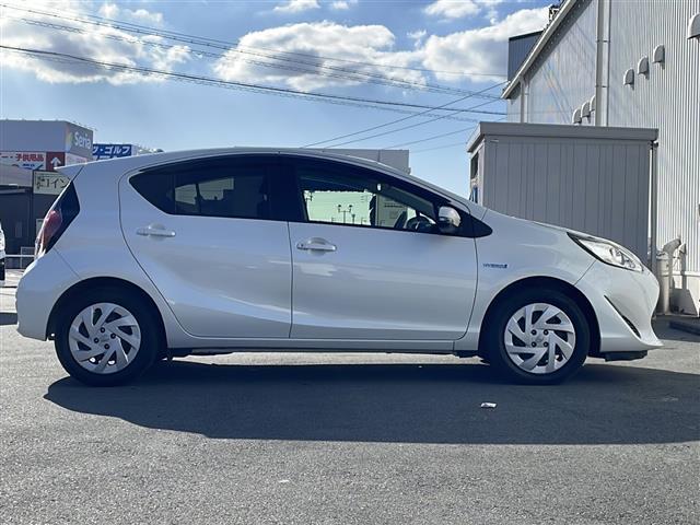 アクア 　禁煙　社外ナビ　バックカメラ　ＥＴＣ　スペアキー　前後クリアランスソナー　前方ドラレコ　クルーズコントロール　オートライト　オートハイビーム　電動格納ミラー（35枚目）