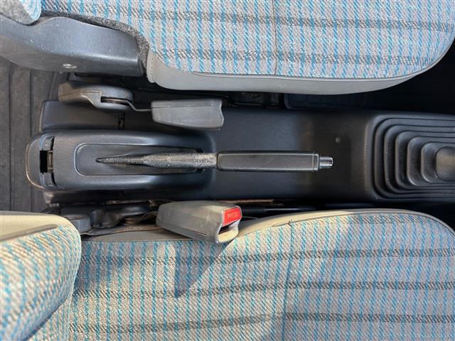 アクティバン ＳＤＸ　両側スライドドア　純正フロアマット　ドアバイザー　Ｗエアバック　ヘッドライトレベライザー　５速ＭＴ車（14枚目）