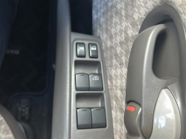 マーチ ボレロ　禁煙　純正ナビ　バックカメラ　オートライト　フォグランプ　スマートキー　ＡＵＴＥＣＨホイール　電動格納ミラー　純正フロアマット　純正ドアバイザー（6枚目）