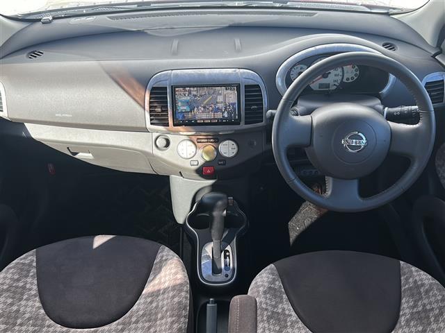 マーチ ボレロ　禁煙　純正ナビ　バックカメラ　オートライト　フォグランプ　スマートキー　ＡＵＴＥＣＨホイール　電動格納ミラー　純正フロアマット　純正ドアバイザー（10枚目）