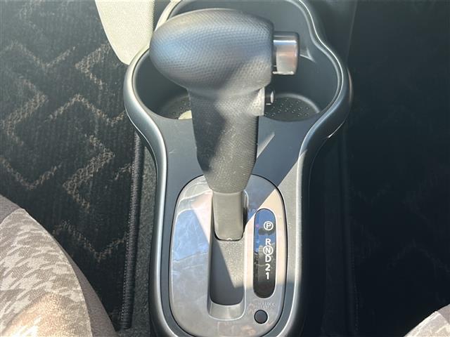 マーチ ボレロ　禁煙　純正ナビ　バックカメラ　オートライト　フォグランプ　スマートキー　ＡＵＴＥＣＨホイール　電動格納ミラー　純正フロアマット　純正ドアバイザー（13枚目）