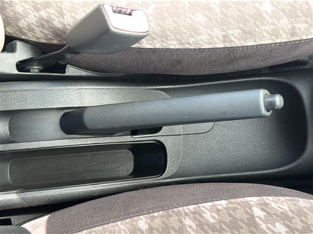 マーチ ボレロ　禁煙　純正ナビ　バックカメラ　オートライト　フォグランプ　スマートキー　ＡＵＴＥＣＨホイール　電動格納ミラー　純正フロアマット　純正ドアバイザー（19枚目）