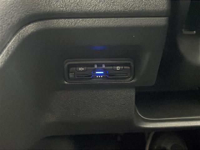 Ｎ－ＢＯＸカスタム ターボ　禁煙　純正ナビ　バックカメラ　前後ドラレコ　ＥＴＣ　ハーフレザーシート　シートヒーター　両側パワースライドドア　ＵＳＢ、タイプＣ給電　レーンキープアシスト　ＬＥＤオートライト（6枚目）