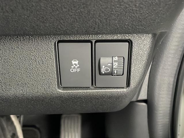 Ｎ－ＢＯＸカスタム ターボ　禁煙　純正ナビ　バックカメラ　前後ドラレコ　ＥＴＣ　ハーフレザーシート　シートヒーター　両側パワースライドドア　ＵＳＢ、タイプＣ給電　レーンキープアシスト　ＬＥＤオートライト（9枚目）