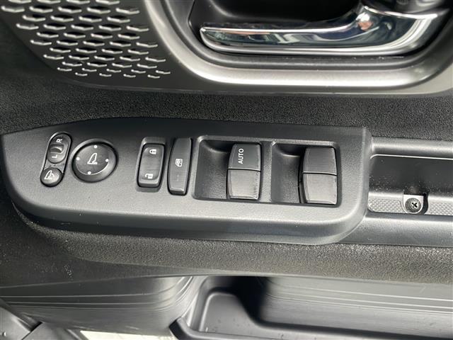 Ｎ－ＢＯＸカスタム ターボ　禁煙　純正ナビ　バックカメラ　前後ドラレコ　ＥＴＣ　ハーフレザーシート　シートヒーター　両側パワースライドドア　ＵＳＢ、タイプＣ給電　レーンキープアシスト　ＬＥＤオートライト（10枚目）