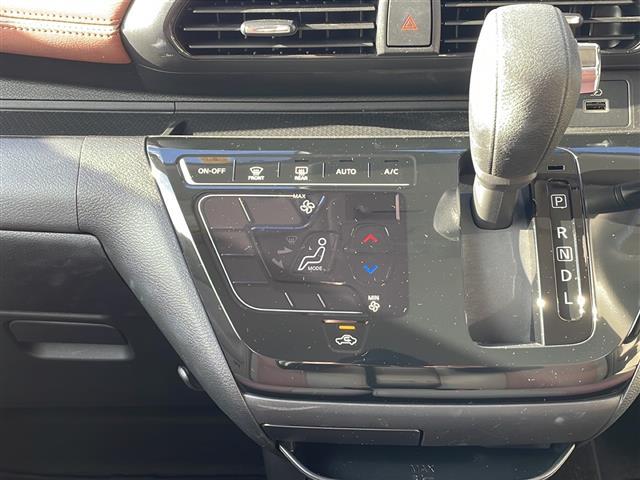 デイズ ボレロ X 禁煙 純正9インチナビ 全方位カメラ アラウンドビューモニター 前後ドラレコ ETC USB給電 前後クリアランスソナー プリクラッシュ オートライト 革巻きステア ステアスイッチ(11枚目)