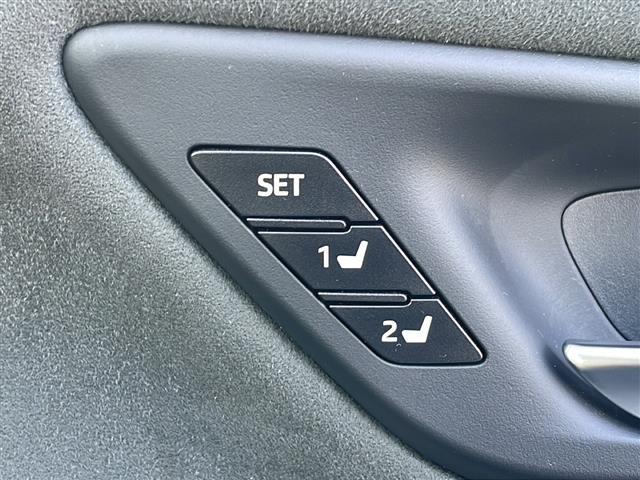 クラウンハイブリッド ＲＳアドバンス　禁煙　純正ナビ　バックカメラ　前方ドラレコ　ＥＴＣ２．０　デジタルインナーミラー　ＢＳＭ　ＨＵＤ　ステアヒーター　シートヒーター　パワーシート　メモリーシート　ＡＣＣ　ＰＣＳ　ＬＥＤオートライト（12枚目）