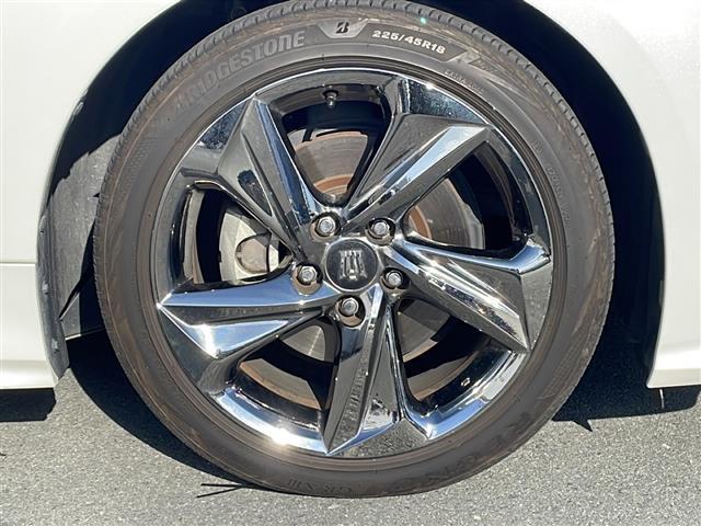 クラウンハイブリッド ＲＳアドバンス　禁煙　純正ナビ　バックカメラ　前方ドラレコ　ＥＴＣ２．０　デジタルインナーミラー　ＢＳＭ　ＨＵＤ　ステアヒーター　シートヒーター　パワーシート　メモリーシート　ＡＣＣ　ＰＣＳ　ＬＥＤオートライト（41枚目）