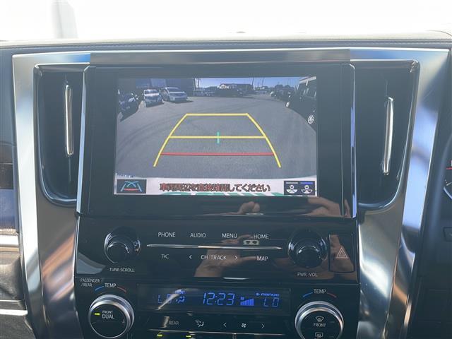 アルファード ２．５Ｓ　Ｃパッケージ　禁煙　純正１０型ナビ　純正１２型後席モニター　サンルーフ　シートヒーター　ベンチレーション　パワーシート　オットマン　ステアヒーター　前後ドラレコ　両側パワースライドドア（4枚目）