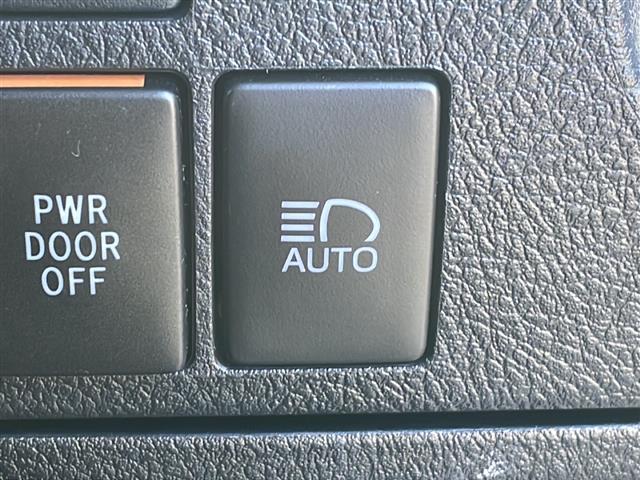 アルファード ２．５Ｓ　Ｃパッケージ　禁煙　純正１０型ナビ　純正１２型後席モニター　サンルーフ　シートヒーター　ベンチレーション　パワーシート　オットマン　ステアヒーター　前後ドラレコ　両側パワースライドドア（10枚目）