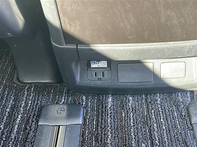 アルファード ２．５Ｓ　Ｃパッケージ　禁煙　純正１０型ナビ　純正１２型後席モニター　サンルーフ　シートヒーター　ベンチレーション　パワーシート　オットマン　ステアヒーター　前後ドラレコ　両側パワースライドドア（20枚目）