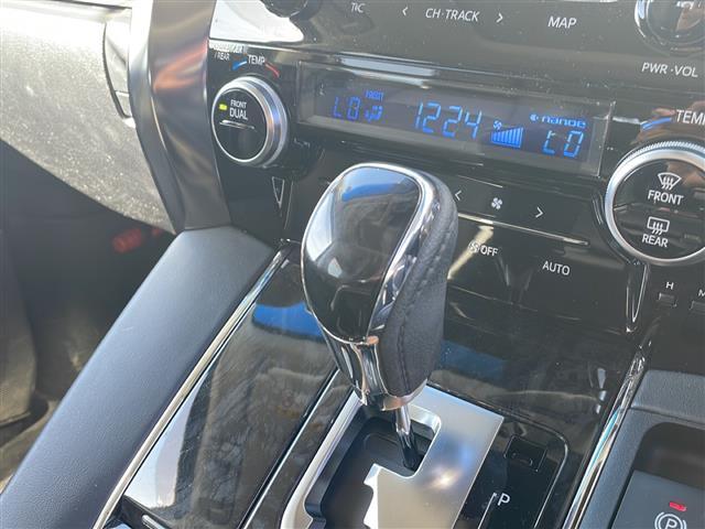 アルファード ２．５Ｓ　Ｃパッケージ　禁煙　純正１０型ナビ　純正１２型後席モニター　サンルーフ　シートヒーター　ベンチレーション　パワーシート　オットマン　ステアヒーター　前後ドラレコ　両側パワースライドドア（23枚目）