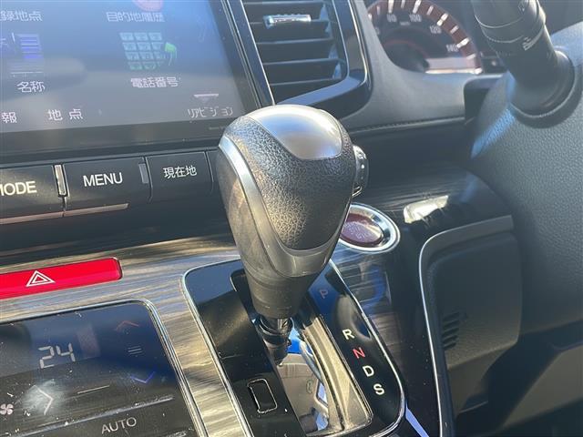 オデッセイ アブソルート・ＥＸ　禁煙　ＡＬＰＩＮＥ９型ナビ　ＡＬＰＩＮＥ後席モニター　バックカメラ　ＥＴＣ　社外前後ドラレコ　ＢＳＭ　両側パワースライドドア　レーンキープアシスト　レーダークルーズコントロール　ＬＥＤヘッドライト（14枚目）