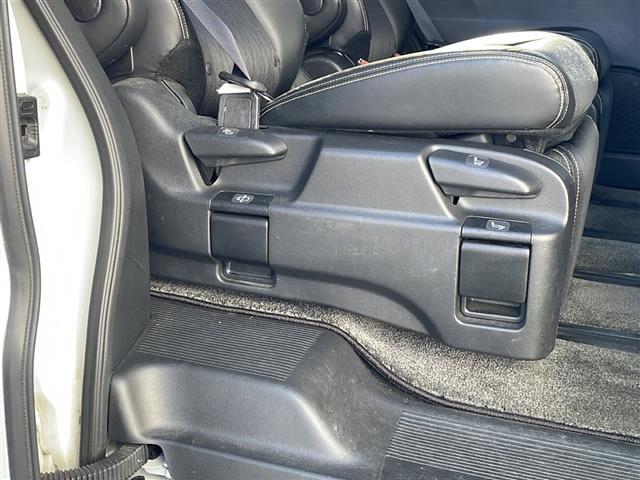 オデッセイ アブソルート・ＥＸ　禁煙　ＡＬＰＩＮＥ９型ナビ　ＡＬＰＩＮＥ後席モニター　バックカメラ　ＥＴＣ　社外前後ドラレコ　ＢＳＭ　両側パワースライドドア　レーンキープアシスト　レーダークルーズコントロール　ＬＥＤヘッドライト（24枚目）