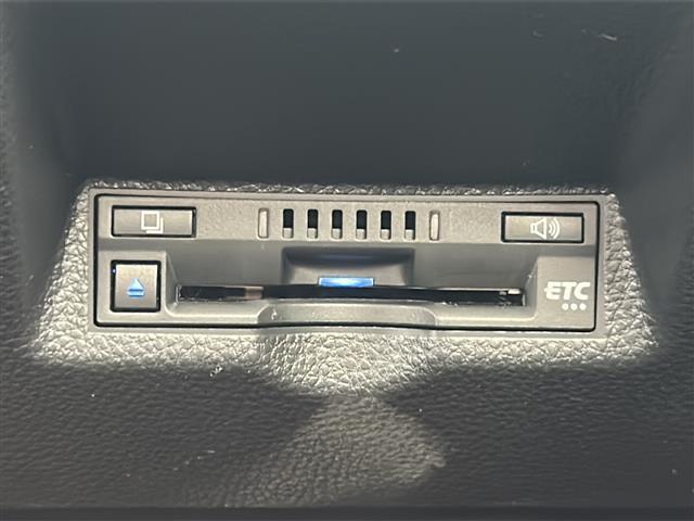 ヤリスクロス ハイブリッドZ 禁煙 純正ナビ APPLECARPLAY バックカメラ 純正ドラレコ ビルトインETC BSM シートヒーター USB給電 レーンキープアシスト レーダークルーズコントロール 衝突被害軽減システム(7枚目)