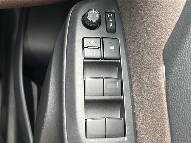 ヤリスクロス ハイブリッドZ 禁煙 純正ナビ APPLECARPLAY バックカメラ 純正ドラレコ ビルトインETC BSM シートヒーター USB給電 レーンキープアシスト レーダークルーズコントロール 衝突被害軽減システム(11枚目)