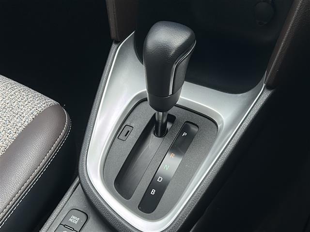 ヤリスクロス ハイブリッドZ 禁煙 純正ナビ APPLECARPLAY バックカメラ 純正ドラレコ ビルトインETC BSM シートヒーター USB給電 レーンキープアシスト レーダークルーズコントロール 衝突被害軽減システム(16枚目)