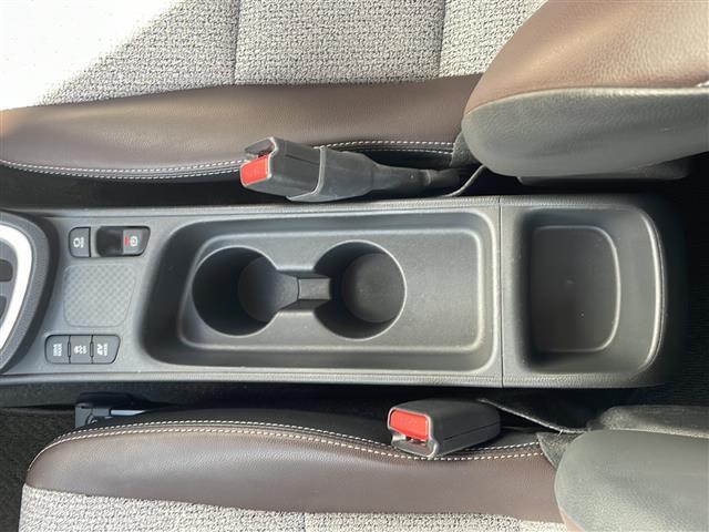 ヤリスクロス ハイブリッドZ 純正ナビ バックカメラ 純正ドラレコ ビルトインETC クリアランスソナー レーダークルコン シートヒーター パワーシート ハーフレザー USB給電 LEDオートライト 電子パーキング 禁煙車(20枚目)