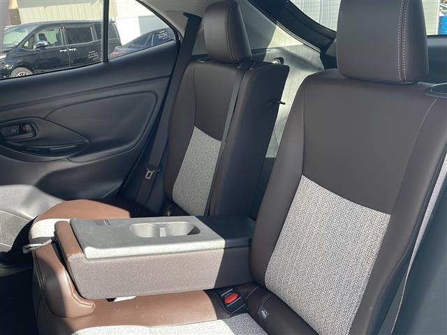 ヤリスクロス ハイブリッドZ 純正ナビ バックカメラ 純正ドラレコ ビルトインETC クリアランスソナー レーダークルコン シートヒーター パワーシート ハーフレザー USB給電 LEDオートライト 電子パーキング 禁煙車(29枚目)