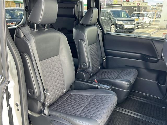 ヴォクシー ハイブリッドS-Z 禁煙 純正ディスプレイオーディオ 純正フリップダウンモニター バックカメラ 前方ドラレコ デジタルインナーミラー ETC2.0 BSM HUD 両側パワースライドドア レーダークルーズコントロール(27枚目)