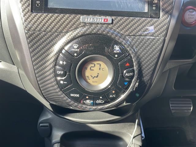 ノート ｅ－パワー　ニスモ　純正７型ナビ　全周囲カメラ　純正デジタルインナーミラー　コーナーセンサー　レーンキープアシスト　純正ＥＴＣ　スペアキー　ステアスイッチ　革巻きステア　ＮＩＳＭＯシート　ＬＥＤオートライト　禁煙車（8枚目）
