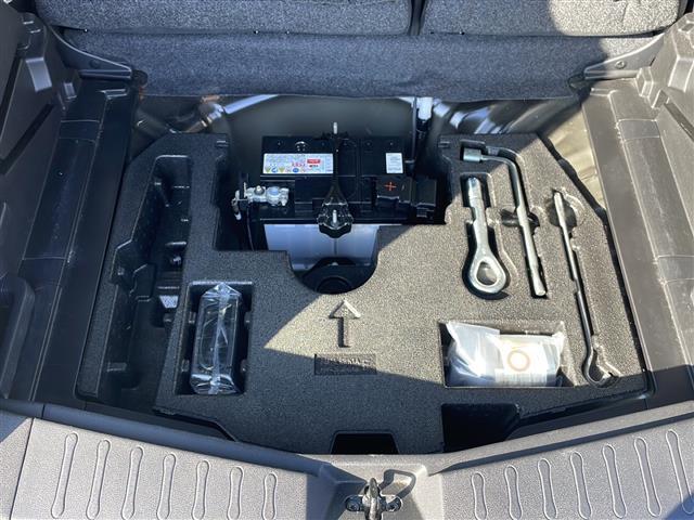 ノート ｅ－パワー　ニスモ　純正７型ナビ　全周囲カメラ　純正デジタルインナーミラー　コーナーセンサー　レーンキープアシスト　純正ＥＴＣ　スペアキー　ステアスイッチ　革巻きステア　ＮＩＳＭＯシート　ＬＥＤオートライト　禁煙車（31枚目）