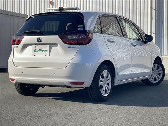 フィット ｅ：ＨＥＶホーム　純正９型ナビ　バックカメラ　追従クルーズコントロール　レーンキープアシスト　ＥＴＣ　ナビ連動ドラレコ　衝突軽減　標識認識システム　先行車発進告知　ＳＯＳコール　ＬＥＤオートライト　電子パーキング　禁煙（38枚目）
