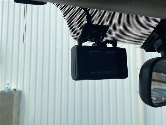 レジアスエースバン ロングＤＸ　ＧＬパッケージ　社外ＳＤナビ　バックカメラ　前後ドラレコ　ＥＴＣ　ローダウン　社外革調シートカバー　社外フロアマット　社外シフトノブ　フルセグＴＶ　ＣＤ／ＤＶＤ再生　Ｂｌｕｅｔｏｏｔｈ接続　ＬＥＤヘッドライト（4枚目）