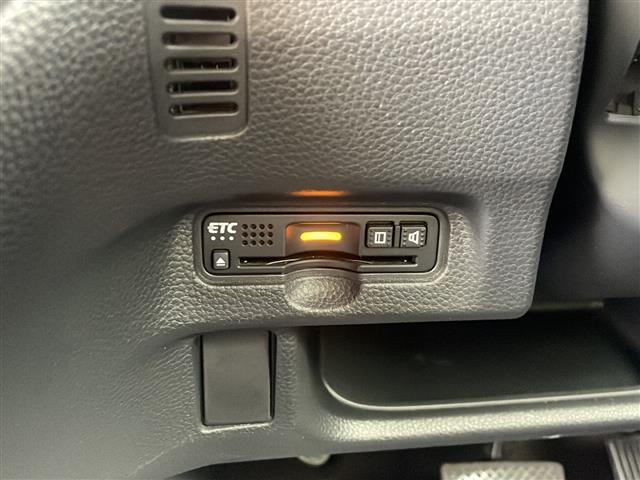 Ｎ－ＢＯＸカスタム Ｇ・Ｌターボホンダセンシング　ワンオーナー　社外７インヘッドライトチナビ　バックカメラ　フルセグＴＶ　前方ドラレコ　ビルトインＥＴＣ　両側パワースライドドア　ハーフレザーシート　パドルシフト　革巻きステア　ステアスイッチ（6枚目）