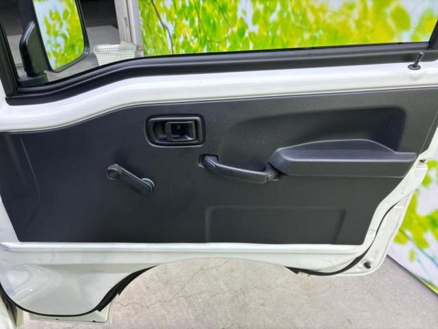 ＷＥＣＡＲＳでは各商談席に大型モニターをご用意しております！見やすい大画面でゆったりと全国の在庫をご覧いただけます！是非ご来店お待ちしております！