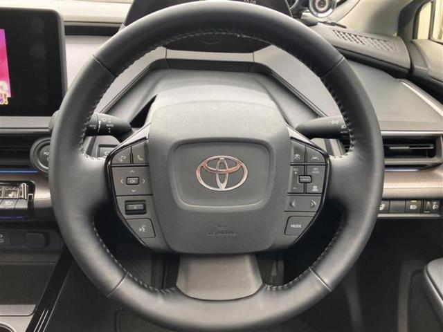 プリウス Ｚ　サンルーフ／保証書／純正　ＳＤナビ／デジタルインナーミラー／トヨタセーフティセンス／エアーシート　前席／パノラミックビューモニター／車線逸脱防止支援システム／シート　フルレザー　革シート　全周囲カメラ（17枚目）