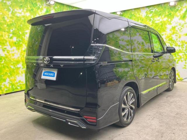 ヴォクシー Ｓ－Ｚ　新品タイヤ／純正エアロ／保証書／純正　１０インチ　ＳＤナビ／デジタルインナーミラー／衝突安全装置／両側電動スライドドア／シートヒーター／車線逸脱防止支援システム／シート　合皮／ヘッドランプ　ＬＥＤ（3枚目）