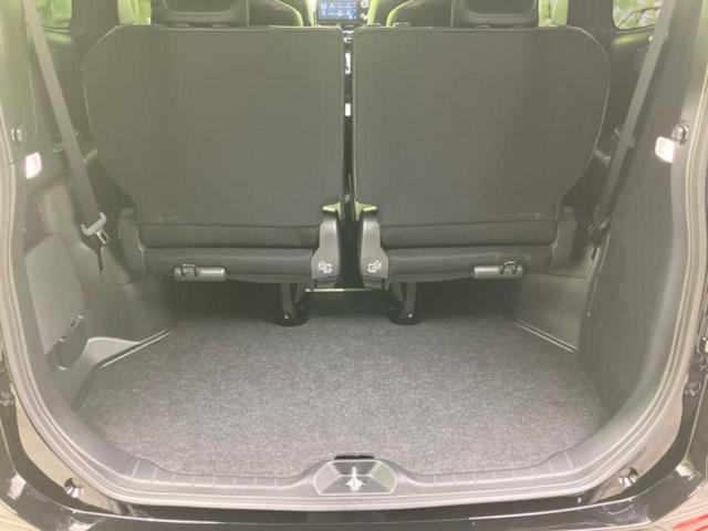 ヴォクシー Ｓ－Ｚ　新品タイヤ／純正エアロ／保証書／純正　１０インチ　ＳＤナビ／デジタルインナーミラー／衝突安全装置／両側電動スライドドア／シートヒーター／車線逸脱防止支援システム／シート　合皮／ヘッドランプ　ＬＥＤ（4枚目）