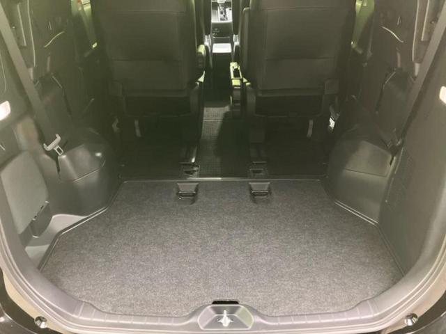 ヴォクシー Ｓ－Ｚ　新品タイヤ／純正エアロ／保証書／純正　１０インチ　ＳＤナビ／デジタルインナーミラー／衝突安全装置／両側電動スライドドア／シートヒーター／車線逸脱防止支援システム／シート　合皮／ヘッドランプ　ＬＥＤ（5枚目）