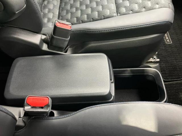 ヴォクシー Ｓ－Ｚ　新品タイヤ／純正エアロ／保証書／純正　１０インチ　ＳＤナビ／デジタルインナーミラー／衝突安全装置／両側電動スライドドア／シートヒーター／車線逸脱防止支援システム／シート　合皮／ヘッドランプ　ＬＥＤ（32枚目）