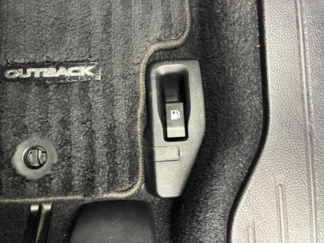 レガシィアウトバック 4WDアウトバックリミテッド 新品タイヤ/サンルーフ/保証書/純正 8インチ SDナビ/衝突安全装置/シートヒーター/車線逸脱防止支援システム/シート フルレザー/電動バックドア/ヘッドランプ LED/Bluetooth接続(41枚目)