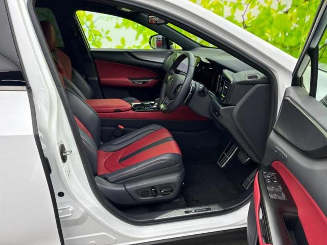 ＮＸ ＮＸ３５０ｈ　Ｆスポーツ　保証書／純正　ＳＤナビ／デジタルインナーミラー／衝突安全装置／シートヒーター／全方位モニター／車線逸脱防止支援システム／シート　フルレザー／電動バックドア／ヘッドランプ　ＬＥＤ／ＥＴＣ　革シート（4枚目）