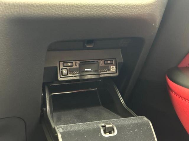 ＮＸ ＮＸ３５０ｈ　Ｆスポーツ　保証書／純正　ＳＤナビ／デジタルインナーミラー／衝突安全装置／シートヒーター／全方位モニター／車線逸脱防止支援システム／シート　フルレザー／電動バックドア／ヘッドランプ　ＬＥＤ／ＥＴＣ　革シート（25枚目）