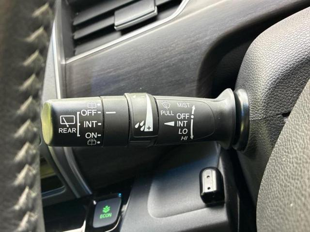 フリードハイブリッド ハイブリッドＧホンダセンシング　純正　９インチ　ＳＤナビ／衝突安全装置／両側電動スライドドア／車線逸脱防止支援システム／シート　ハーフレザー／ドライブレコーダー　前後／ヘッドランプ　ＬＥＤ／ＥＴＣ／ＥＢＤ付ＡＢＳ／横滑り防止装置（17枚目）