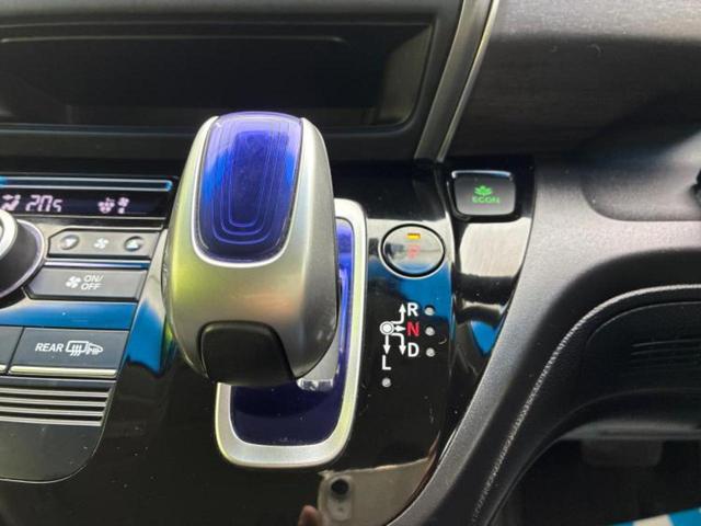 フリードハイブリッド ハイブリッドＧホンダセンシング　純正　９インチ　ＳＤナビ／衝突安全装置／両側電動スライドドア／車線逸脱防止支援システム／シート　ハーフレザー／ドライブレコーダー　前後／ヘッドランプ　ＬＥＤ／ＥＴＣ／ＥＢＤ付ＡＢＳ／横滑り防止装置（18枚目）